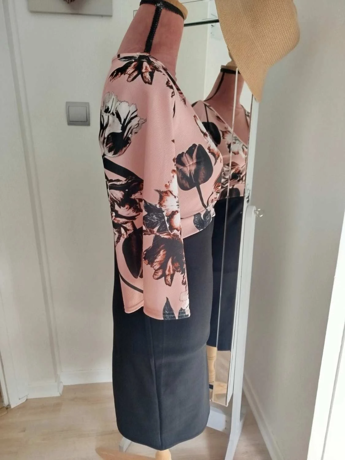 💢Vestido ajustado floral rosa y negro mangas 3/4 Mujer talla M / 38 – photo 3
